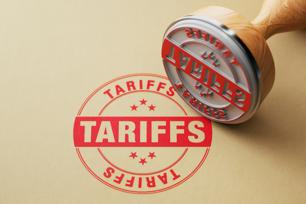 Trump's Tariff Gamble: Economic Risks and Political Calculations Amid Trade Tensions